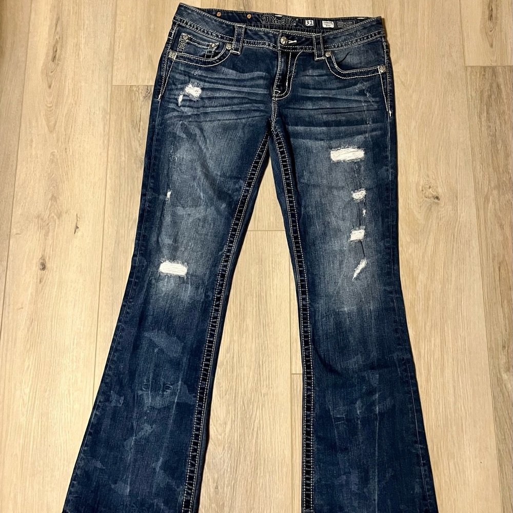 Miss Me Jeans Size 31, Signature Bootcut fit, Aztec design on pockets